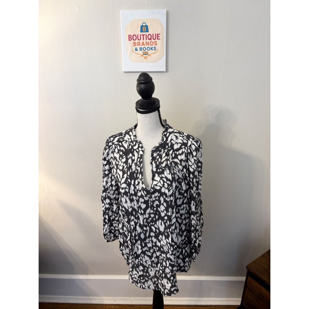 Monday Fun Women’s M Black White Abstract Print Tunic Blouse